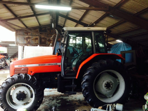 ◇MASSEY Massey FERGUSON マッセイファーガソン MF675 4WD トラクター